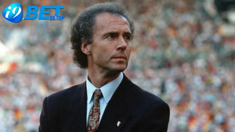 Con đường huấn luyện viên trong tiểu sử Franz Beckenbauer